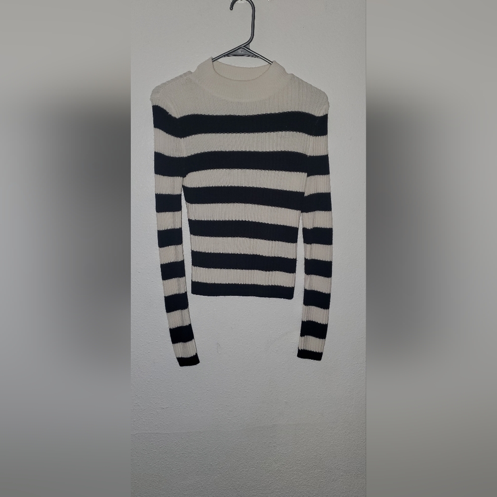 Striped Black and White Women's Sweater